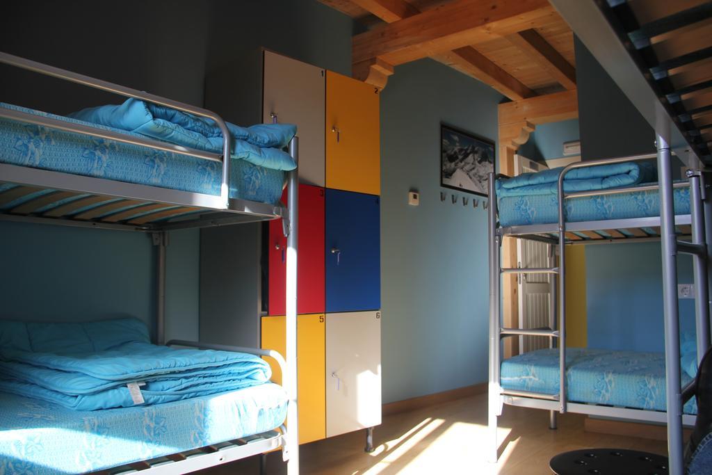 Hostel Curavacas Triollo Ruang foto
